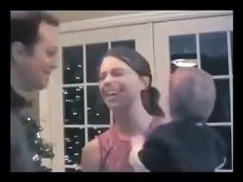 Mуж поцеловал жену, что случилось потом удивила мира