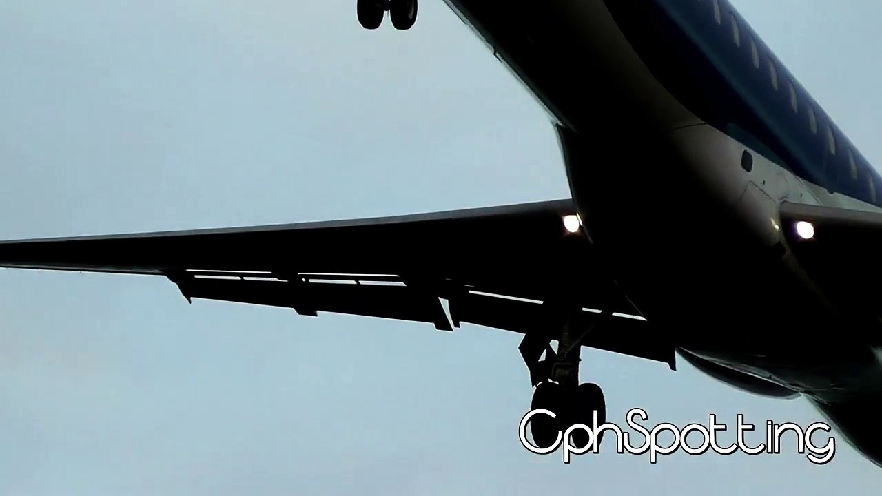 Emirates Airbus A340-300 - Extreme Crosswind Landing @ Copenhagen Airport! [HD]