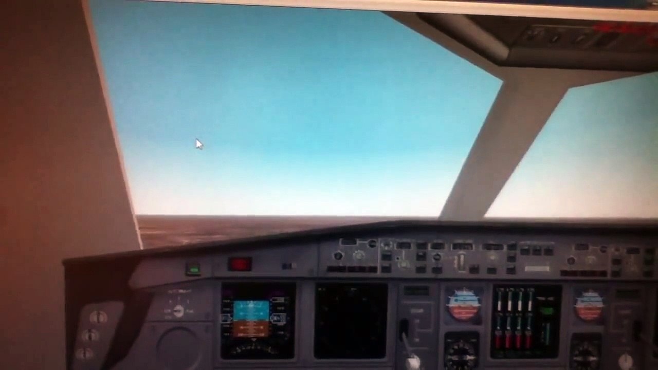 Emirates Airbus A340-600 Crosswind Landing in Bangkok