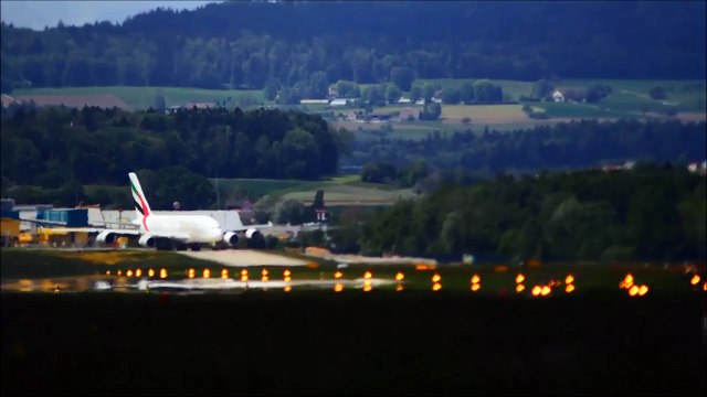 emirates airbus a380 crosswind landing @ runway 28 zürich airport 11.05.2014