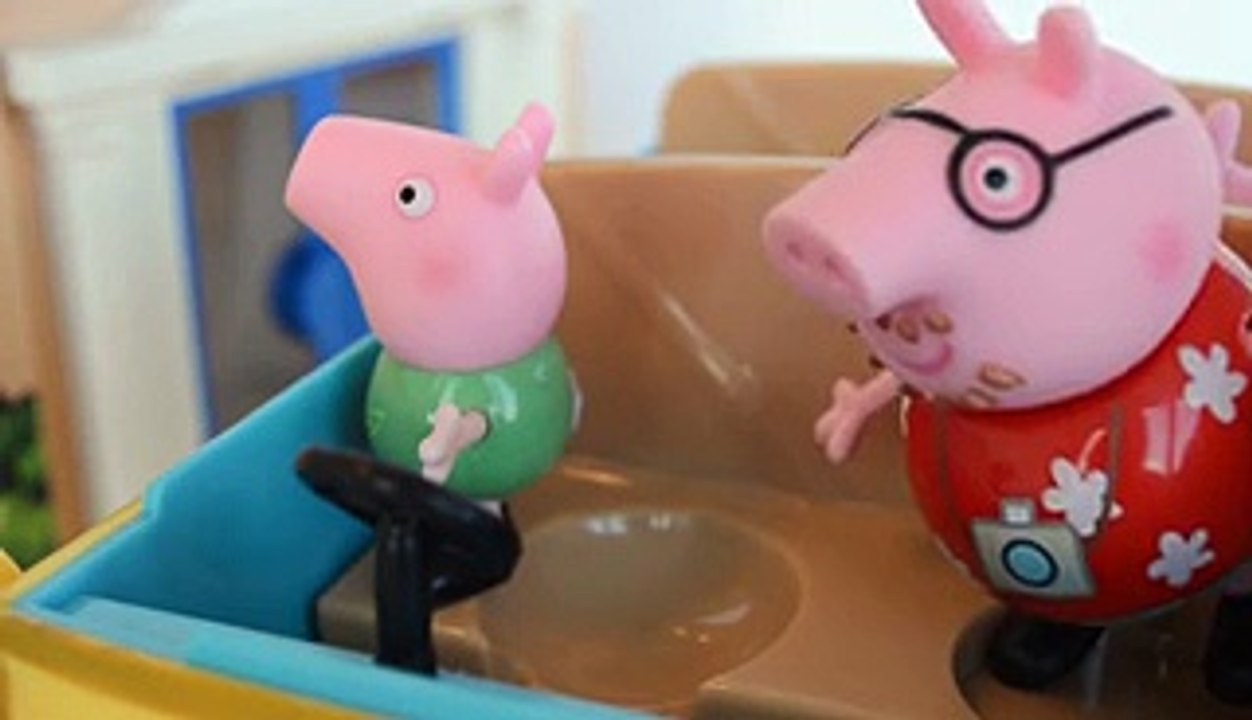 Pig George da Familia Peppa Pig no Primeiro dia de Aula na nova Escola!!! Em Portugues