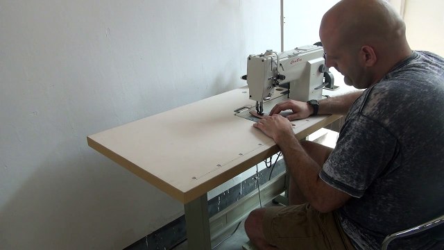 Máquina de coser recta 1 aguja triple transporte para cuero y tapicería