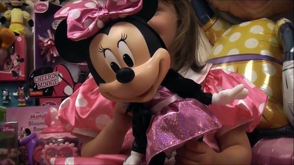 Disney Junior Videos Minnie Mouse Super Giant SURPRISE EGG WORLDS BIGGEST Minnies Bowtique