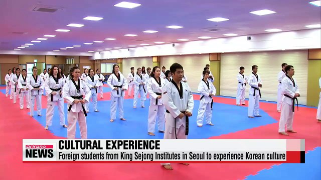 Foreign Korean language students in Seoul for cultural program