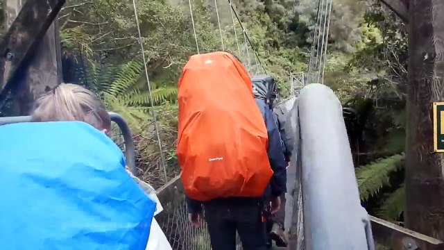 4 Français survivent à l'effondrement d'un pont en Nouvelle-Zélande