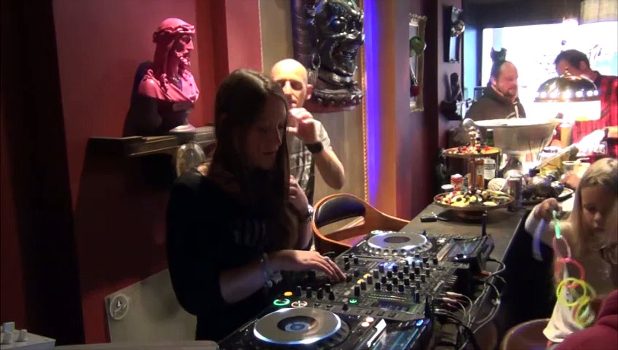 Mix By Miss Mjoy Electro house 08/15 Trevent exported temple tattoo