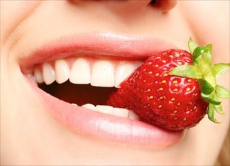 How To Have Natural White Teeth in 3 minutes ( Works 100% )