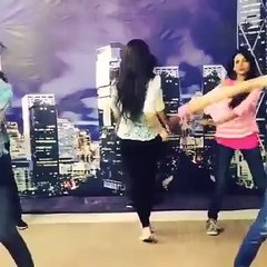 Leaked Video of Neelum Munir Behind Lux Style Awards 2015 -