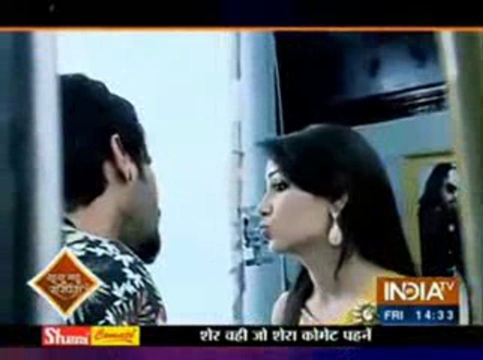 Tanu ne kiya Pragya ko Abhi ko Kiss kar ne ka Challenge jis se Abhi Bhag Raha Hae Pragya ki Kiss se - 9 october 2015 - Kumkum Bhagya