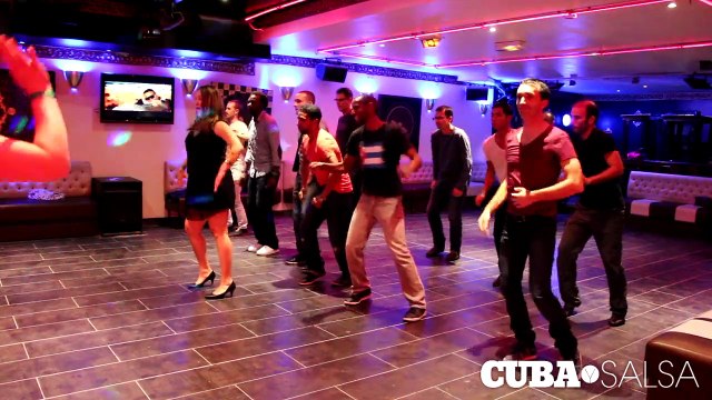 Gissel Ortiz - Cours de Salsa con Rumba au Village Latino de Bastille 04/10/2015