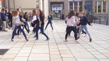 Kerneuzec : Le flashmob des lycéens pour leurs amis suédois