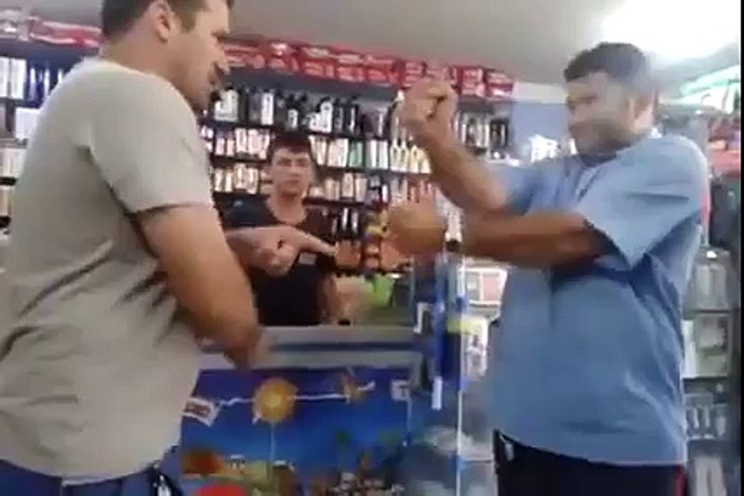 L'homme le plus fort du monde !!