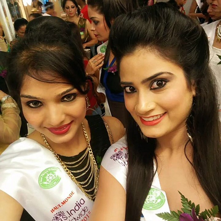 Tiara Girl Preeti Vashisht Joshi at Haut Monde Mrs India Worldwide 2015