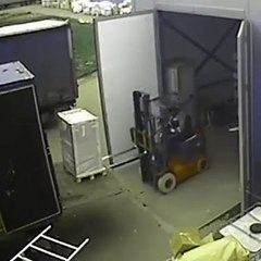 OUCH Hahahahaha thats funny - JeeAli