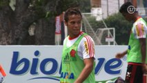 Joia do Flamengo, Douglas Baggio se destaca em treino