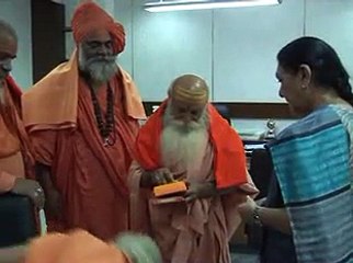 Gandhinagar Bharti Bapu and Haridwar saints meet Gujarat CM