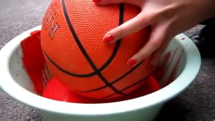 Se puede pintar con cualquier cosa, incluso con un balón de baloncesto FaceLOCO.com