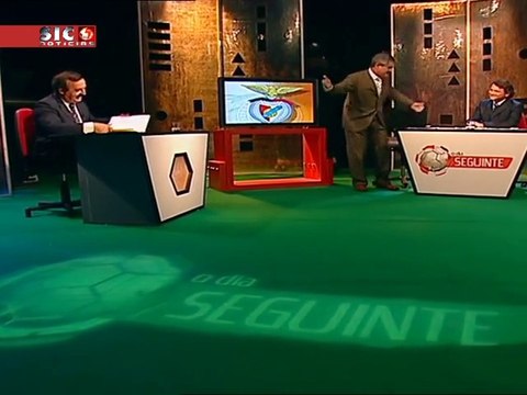 Quando o presidente do benfica, Luís Filipe Vieira, invadiu os estúdios da SIC em directo (24/5/2004)