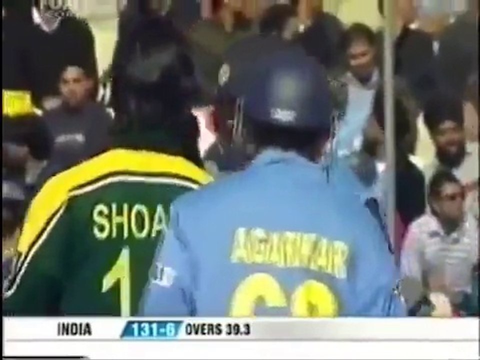 Pakistan Vs India Funny Cricket Fight with players in ground