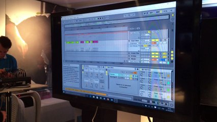 Démonstration du logiciel de production musicale Ableton Live sur tablette Surface Pro 3