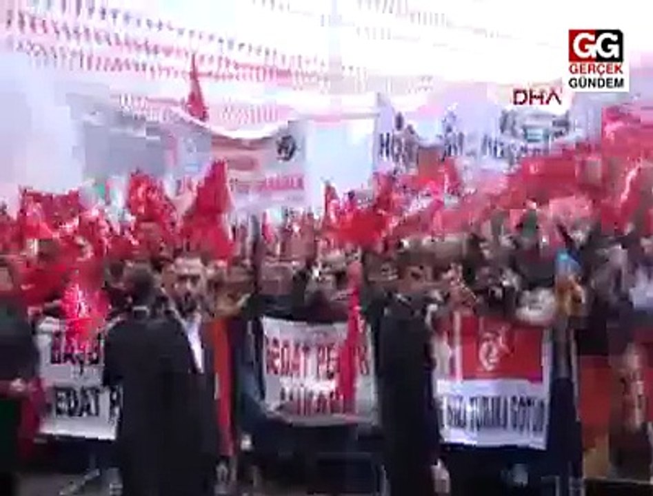 Tescilli çete lideri Sedat Peker teröre lanet mitingi yaptı