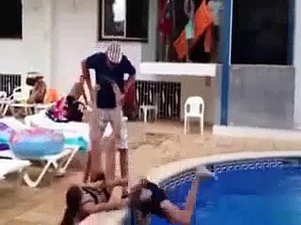 funny accident videos смешные видео аварии 搞笑意外视频 अजीब दुर्घटना वीडियो 面白い事故動画 komik videolar videos divertidos accidentes  lustigen Unfall Videos أشرطة الفيديو حادث مضحك vidéos drôles d'accidents  #3