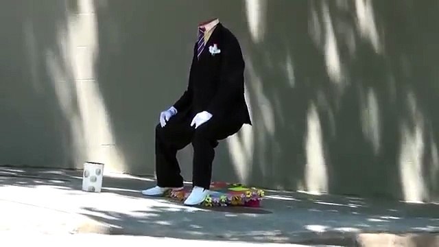 Джентльмен без головы и реакция прохожих