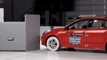 Volkswagen Jetta 2015 small overlap IIHS crash test [FULL HD]