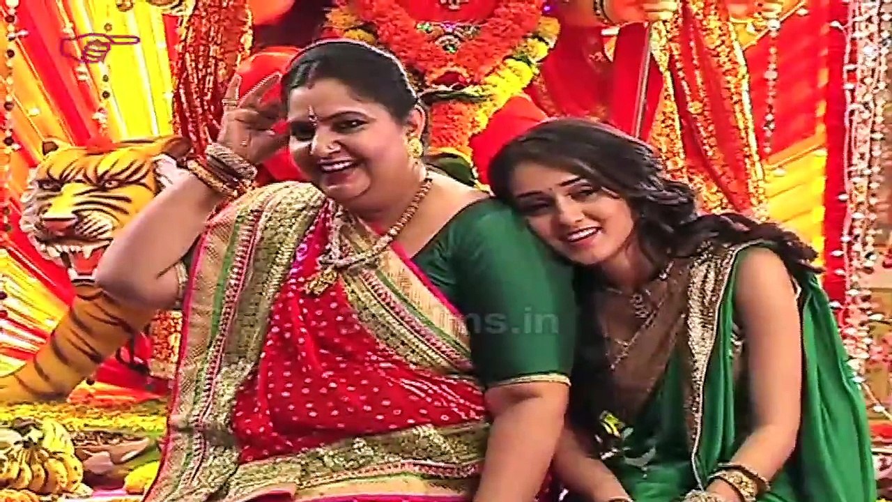 Saath Nibhaana Saathiya | 10th October 2015 | Vidya And Meera's Muh Dikhai Ceremony HIGH DRAMA