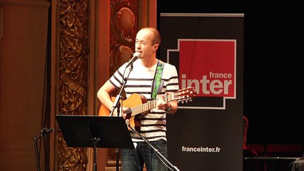 "Merde aux couillons qui nous vannent..." : Fred Fromet chante la Bretagne