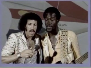 =Commodores - Sail On