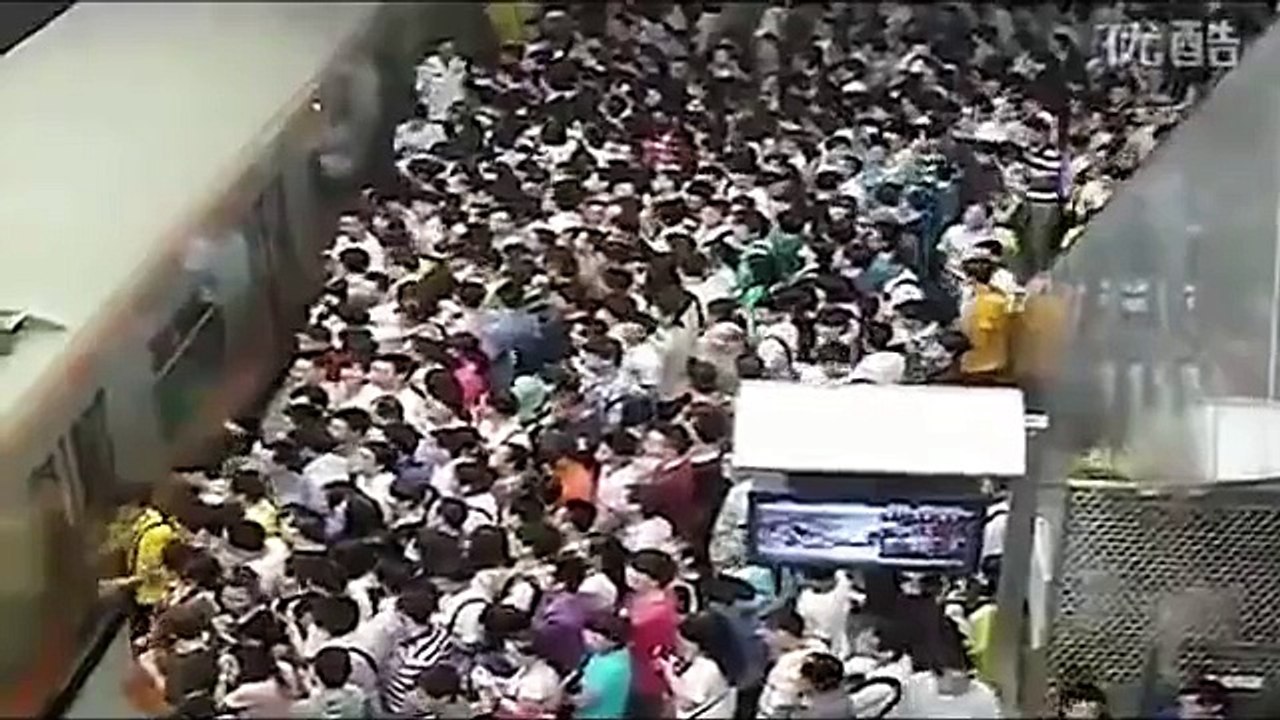 Çin de Metroya Binme Yarışı