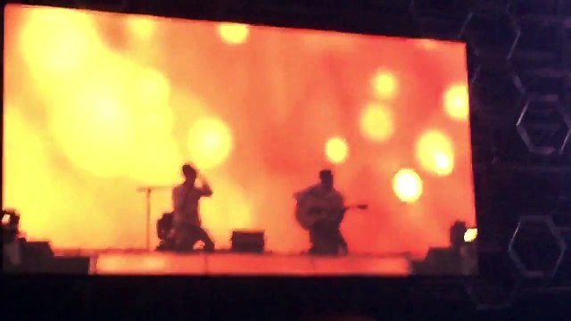 [151010 EXO-Love Dome konseri] Kyungsoo X Chanyeol ''BoyFriend'' Performansı (Kesit 1)