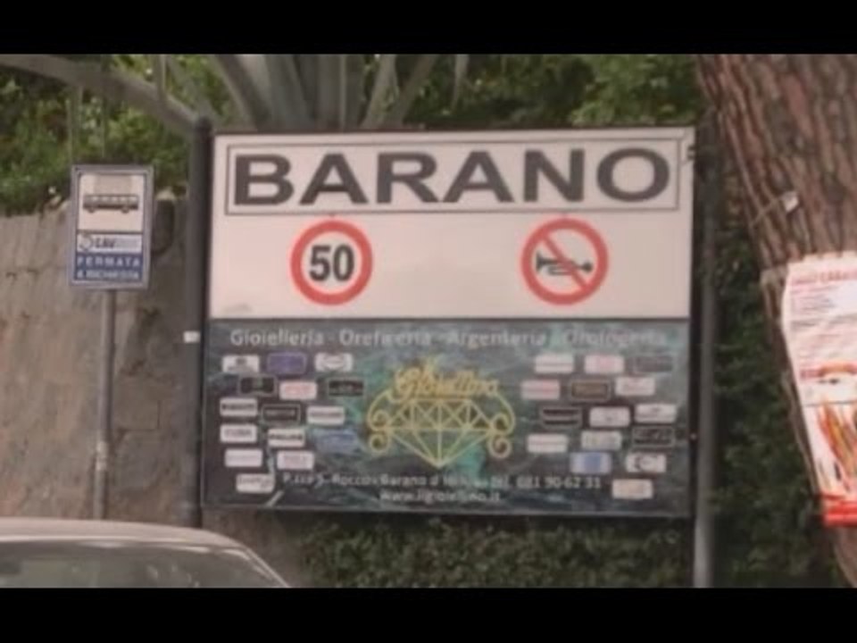 Barano d'Ischia (NA) - Arrestato tenente dei vigili, obbligo dimora per Di Scala (09.10.15)