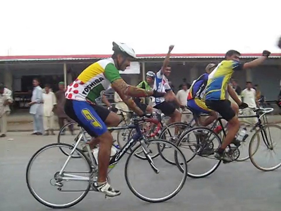 Kaleem Awan in Action Chief Organizer Pakistan Cost Guard Karachi Gawadar Cycle Race (3)