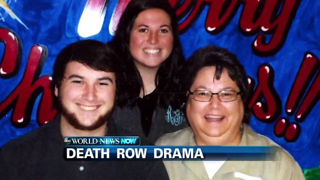 Fan at Yankees game botches three chances to catch foul ball