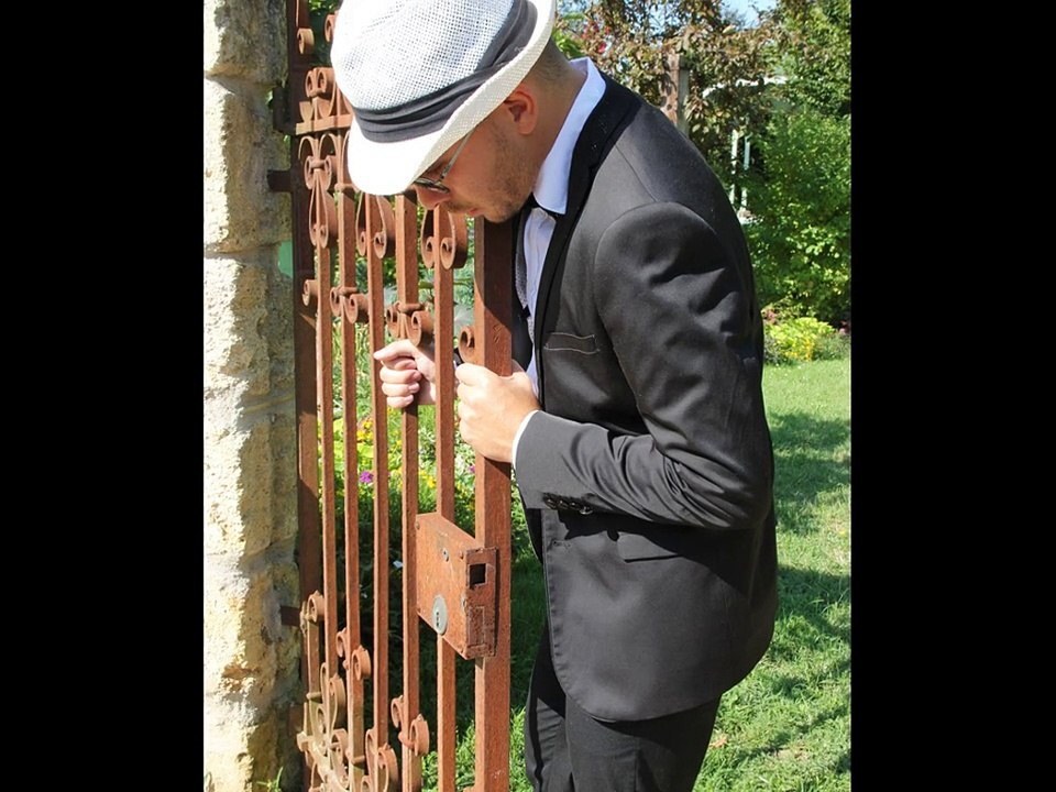 Le Gentleman dans l'irrésistible gourmandise-Modèle Dream's Angel - Photographe Alain Friteau