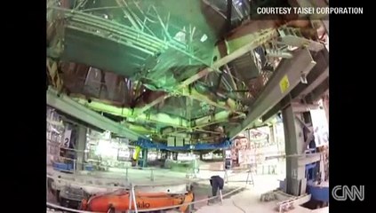 Cette incroyable machine permet de démolir un immeuble étage par étage !