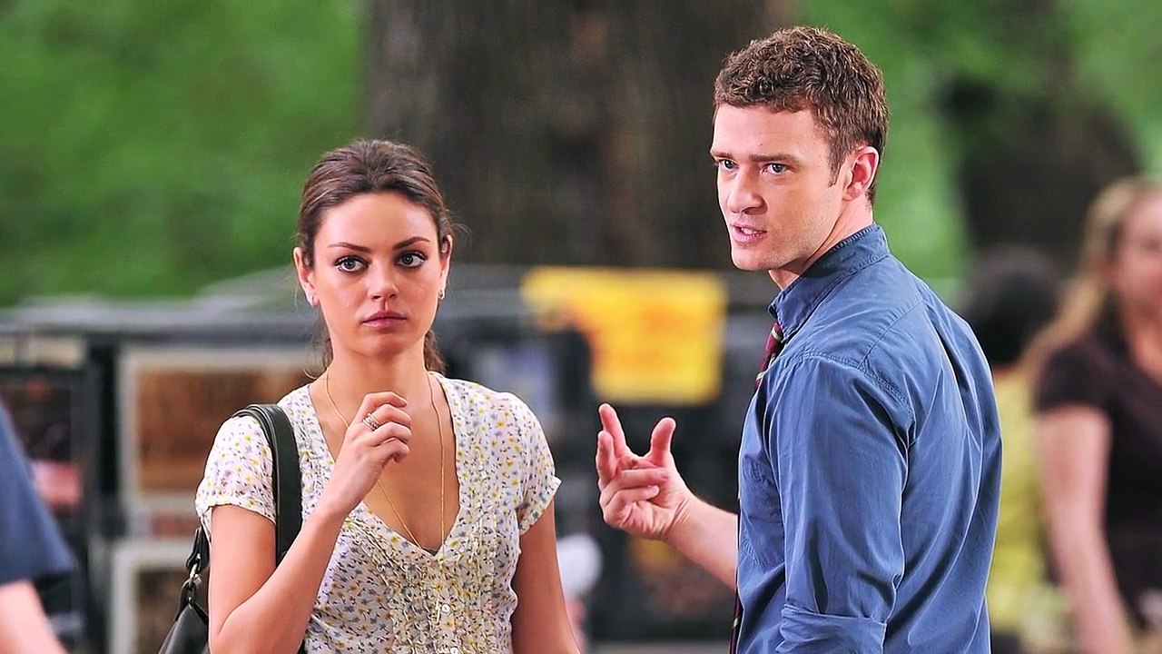Mila Kunis and Justin Timberlake Chatty on the Set of 