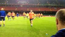 Rugby : le XV de France s'entraîne au Millennium de Cardiff