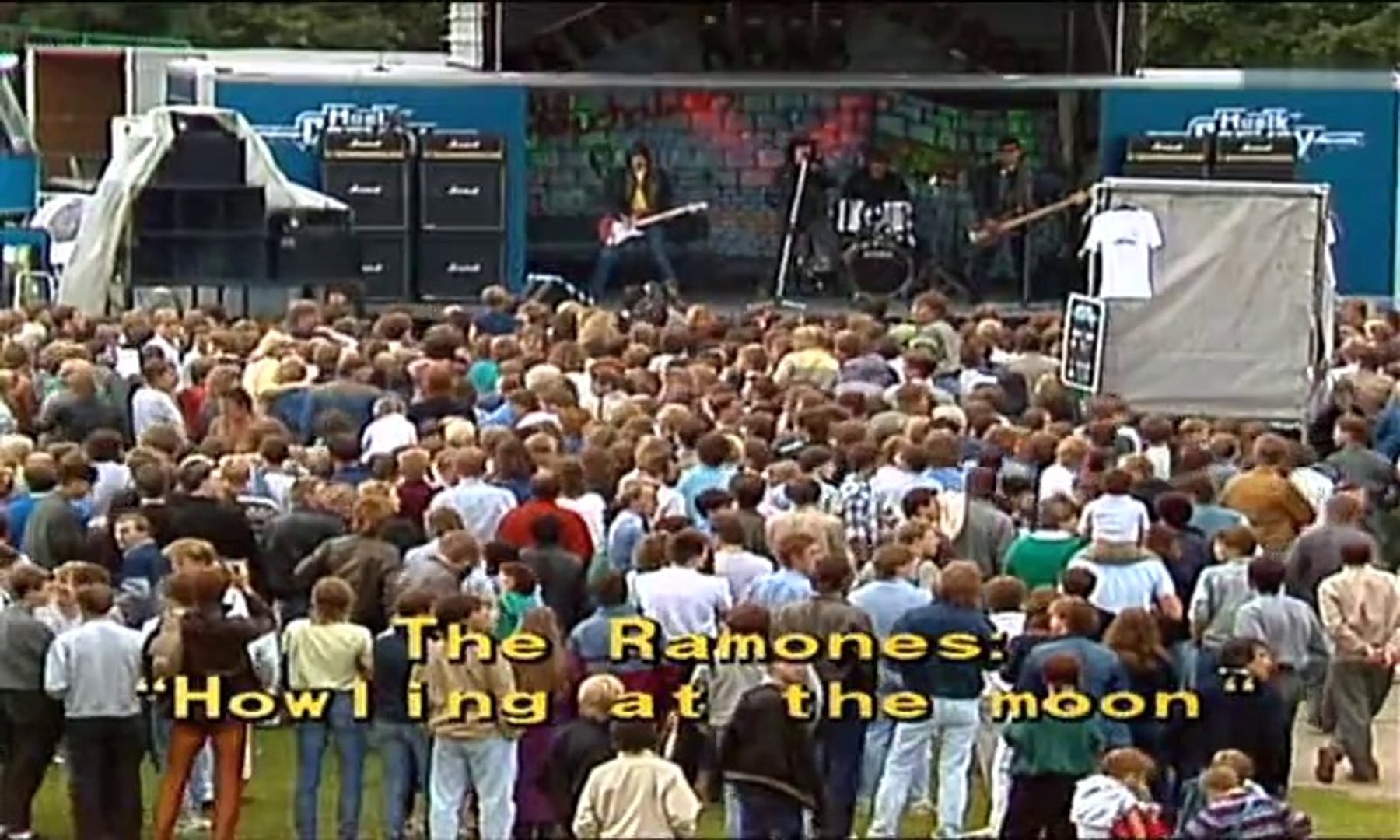 Ramones - Howling at the Moon #punkrock #ramones #ramonesfans