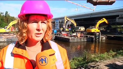 Het wegknabbelen van de oude Noordzeebrug is begonnen - RTV Noord