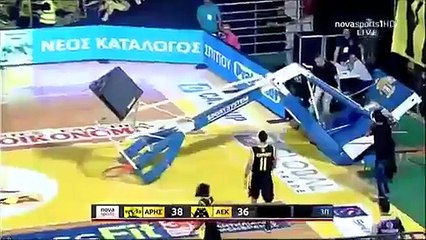 Basket  Jamel Haggins fait tomber le panneau