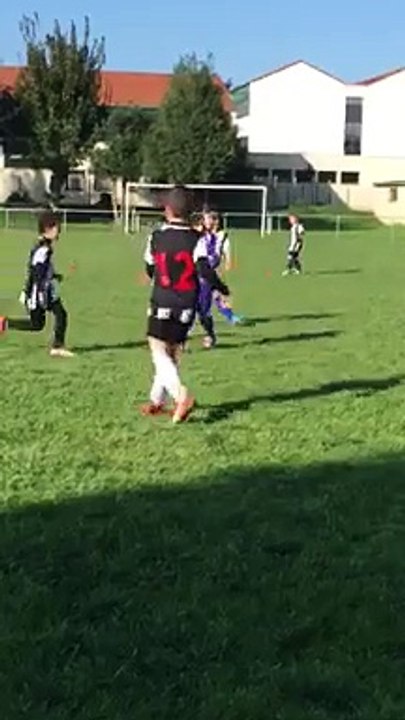 Nos U7-U8-U9 a Charly Sur Marne, le coach a dit "Prenez les joueurs"