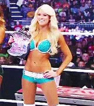 WWE-Kelly-Kelly-Divas-Champion-_HBbglZLJqc