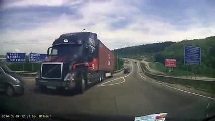 Эффективная тормозная система грузовика спасла от аварии!