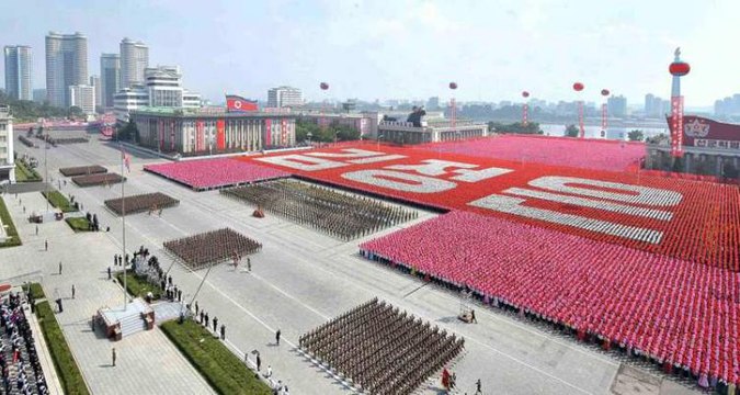 Corée du Nord : le spectaculaire défilé pour les 70 ans du parti unique