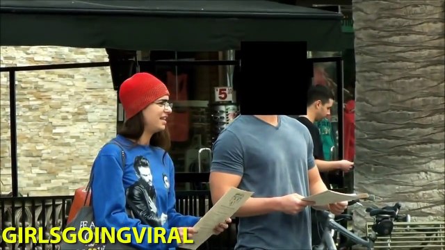 SEXY vs NERDY Girl Kissing Prank (GONE CRAZY) - Social Experiment - Funny Videos 2015 SEKSİ vs ASOSYAL Kız Öpüşme Şakası (aklını) - Sosyal Deney - Komik Videolar 2015