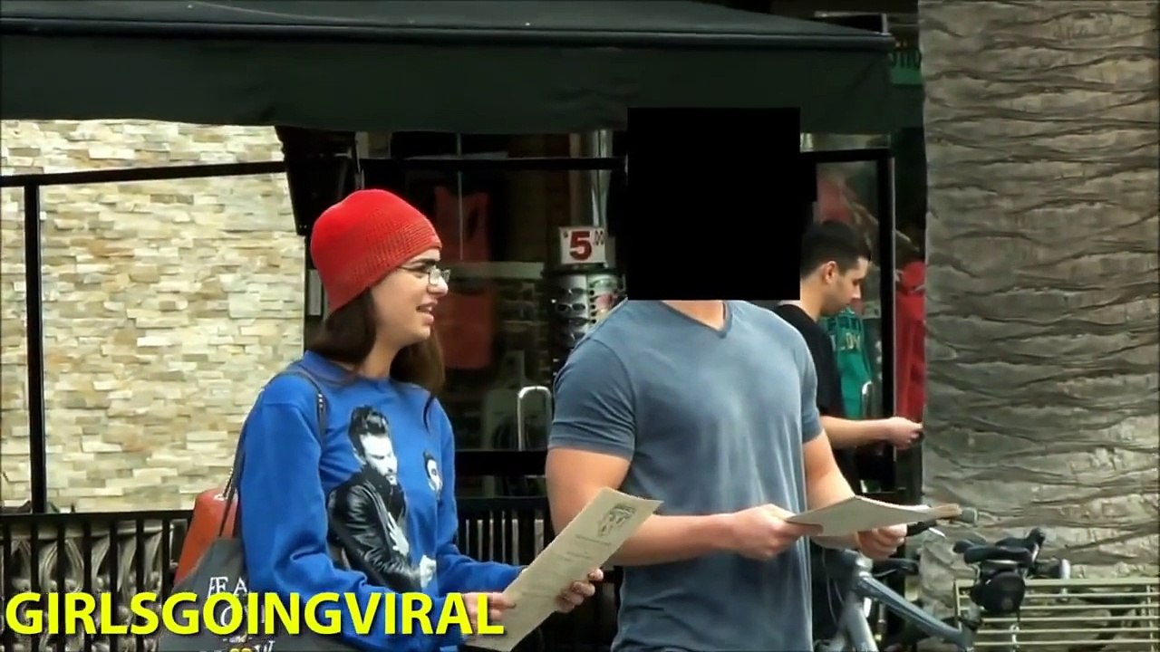 SEXY vs NERDY Girl Kissing Prank (GONE CRAZY) - Social Experiment - Funny Videos 2015 SEKSİ vs ASOSYAL Kız Öpüşme Şakası (aklını) - Sosyal Deney - Komik Videolar 2015