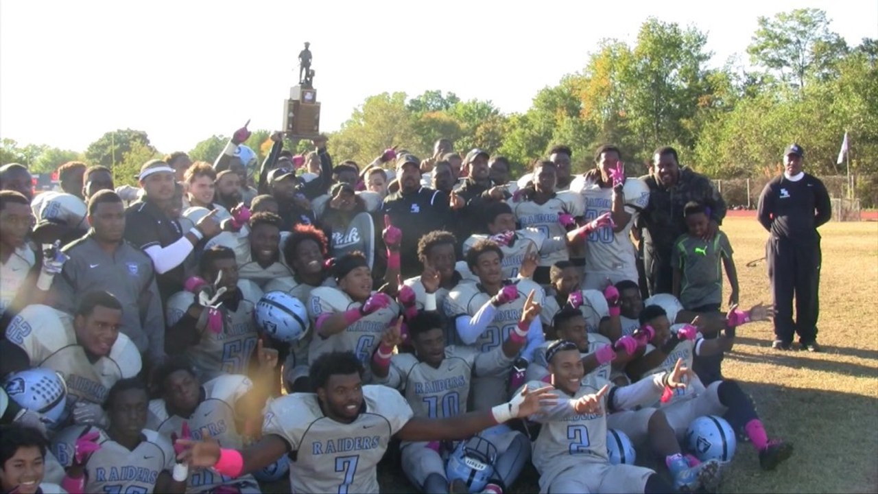 Eleanor Roosevelt scores early, holds off Bowie for the win